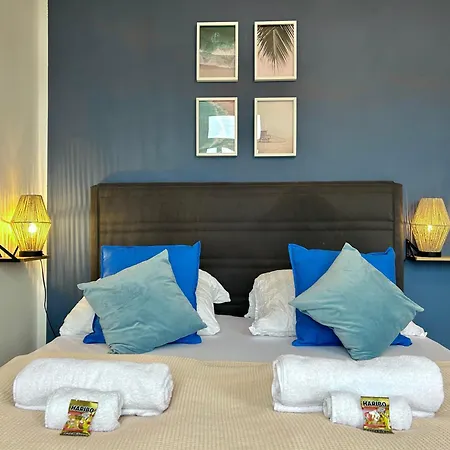 Maritimes Design-apartment I Wlan Netflix Nespresso Leipzig